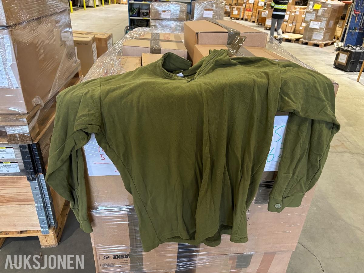 Parti med Forsvarets feltskjorte M-71 