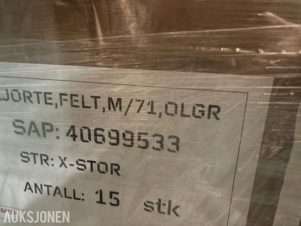 Parti med Forsvarets feltskjorte M-71 