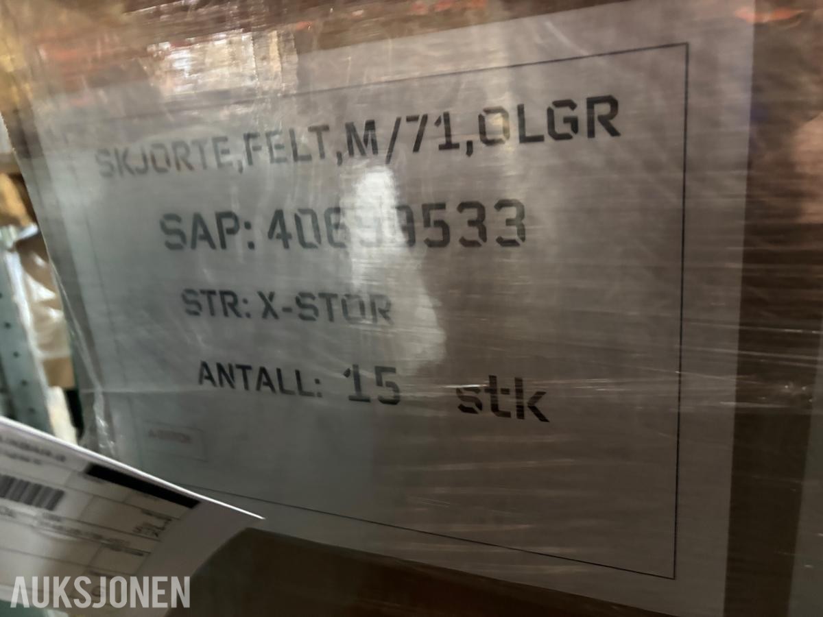 Parti med Forsvarets feltskjorte M-71 