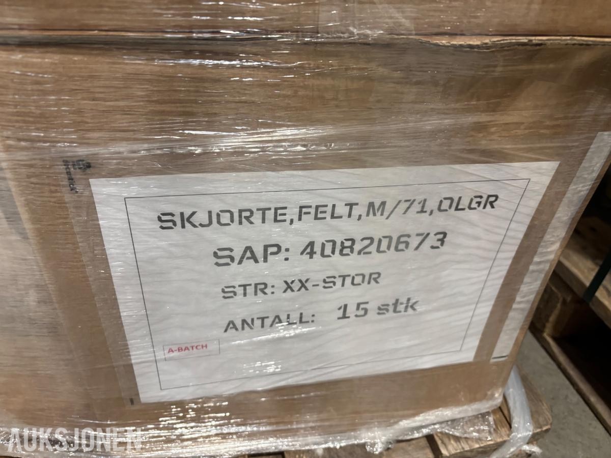 Parti med Forsvarets feltskjorte M-71 