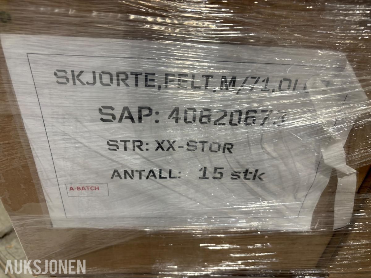 Parti med Forsvarets feltskjorte M-71 