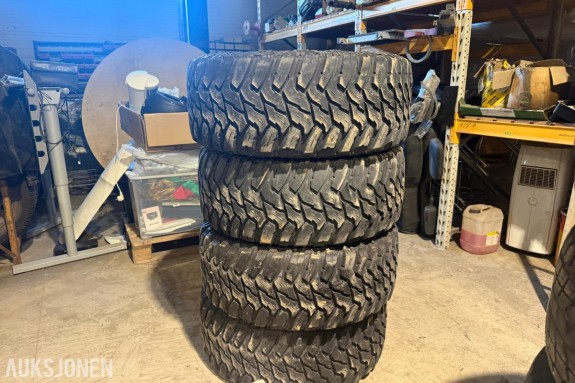 4 stk. 17" dekk uten felg