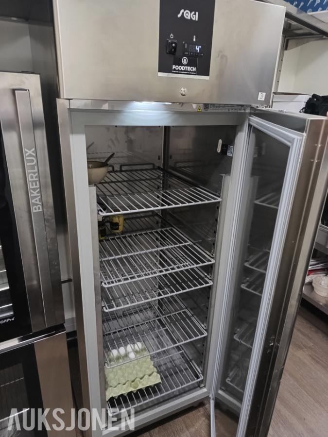 SAGI kjøle- og fryseskap GN2/1 – komplett pakke