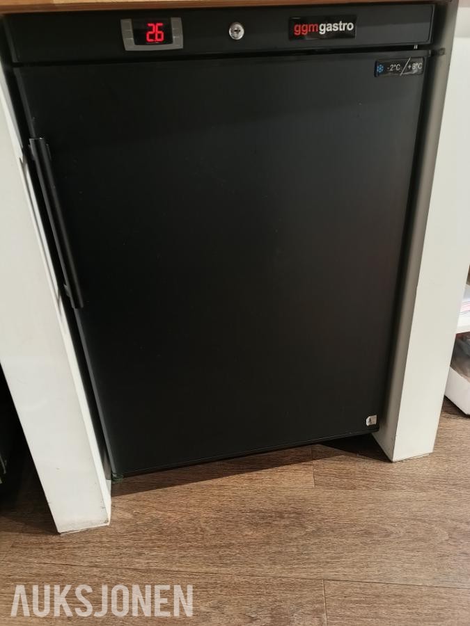 2 stk GGM Gastro kjøleskap – 345 L + 200 L