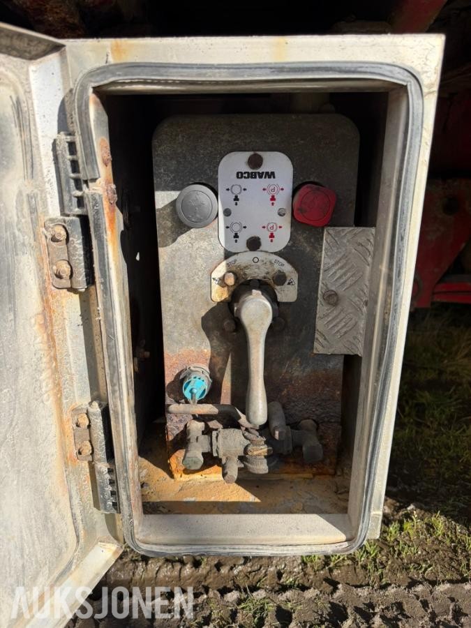 2006 Istrail NN232 Maskinsemi