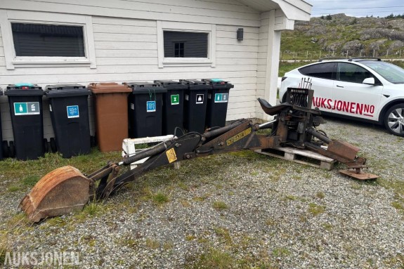 1984 Sesam 400 Graveaggregat for traktor med hydraulikkpumpe og graveskuffe