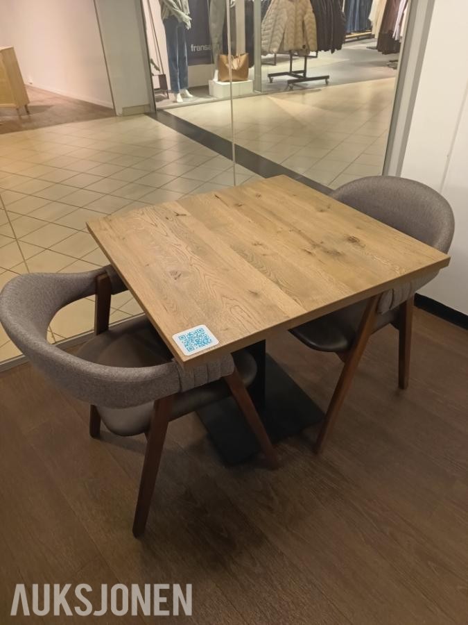 Komplett LUSINI / VEGA kafémøbelpakke – stoler, bord og skap