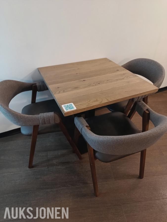 Komplett LUSINI / VEGA kafémøbelpakke – stoler, bord og skap