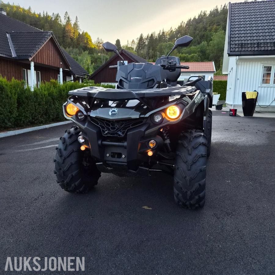 2022 Can-Am Outlander Max 6x6 XU+
