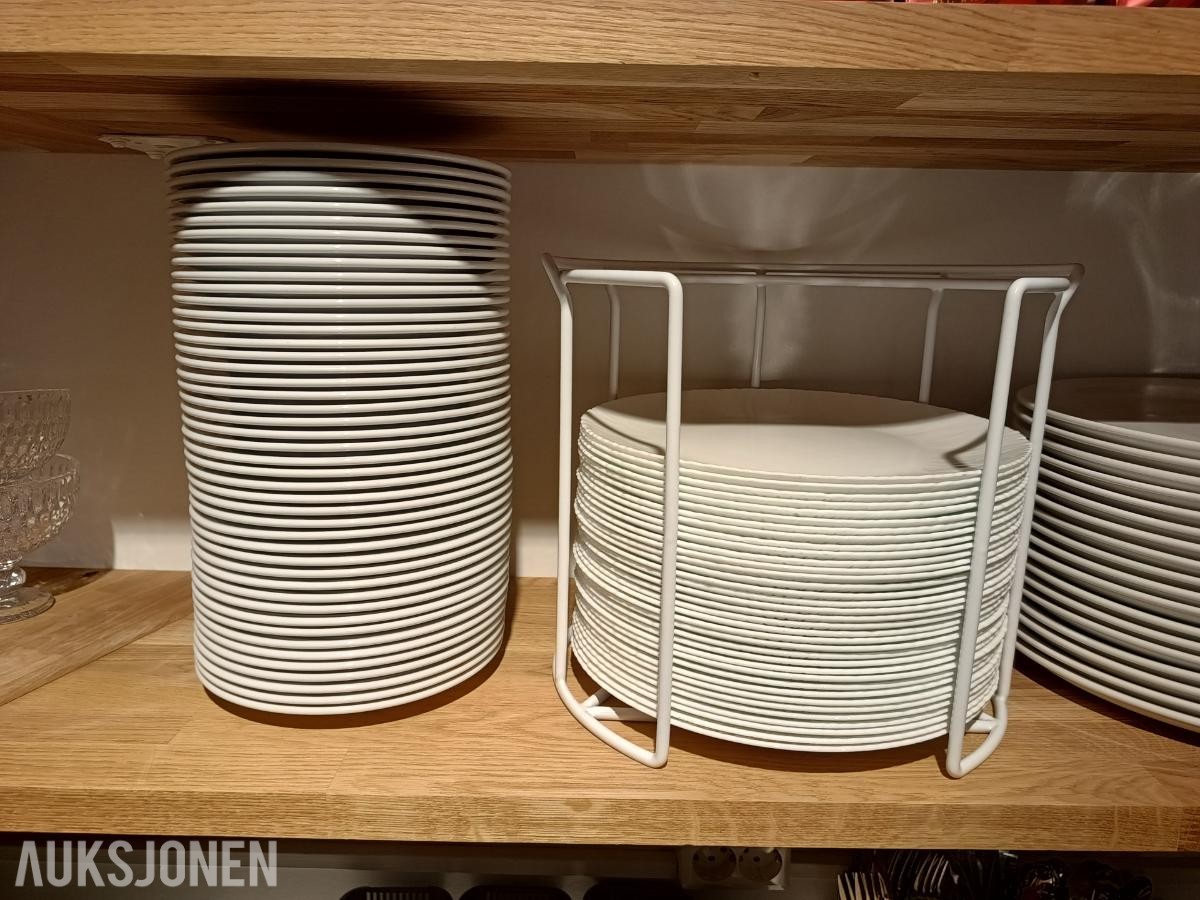 Stort parti kaféinventar, servise, GN-utstyr og småutstyr