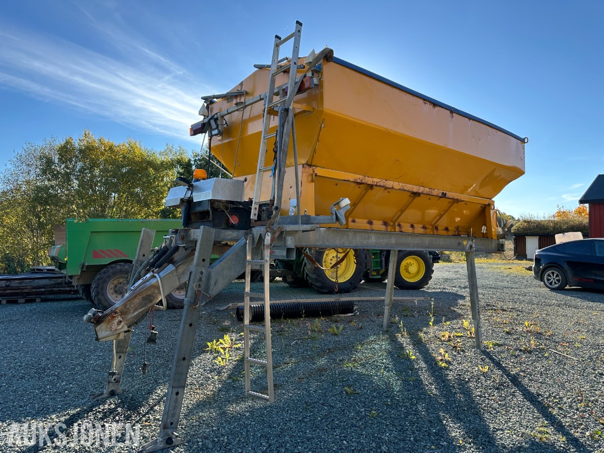 2005 Schmidt Stratos B90-42 strø-/saltspreder, 9 m³,