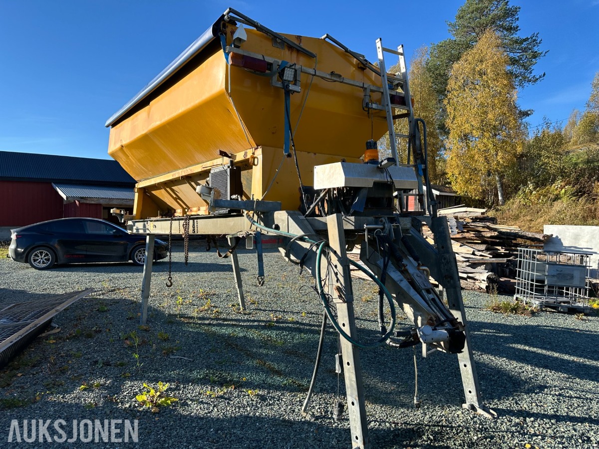 2005 Schmidt Stratos B90-42 strø-/saltspreder, 9 m³,