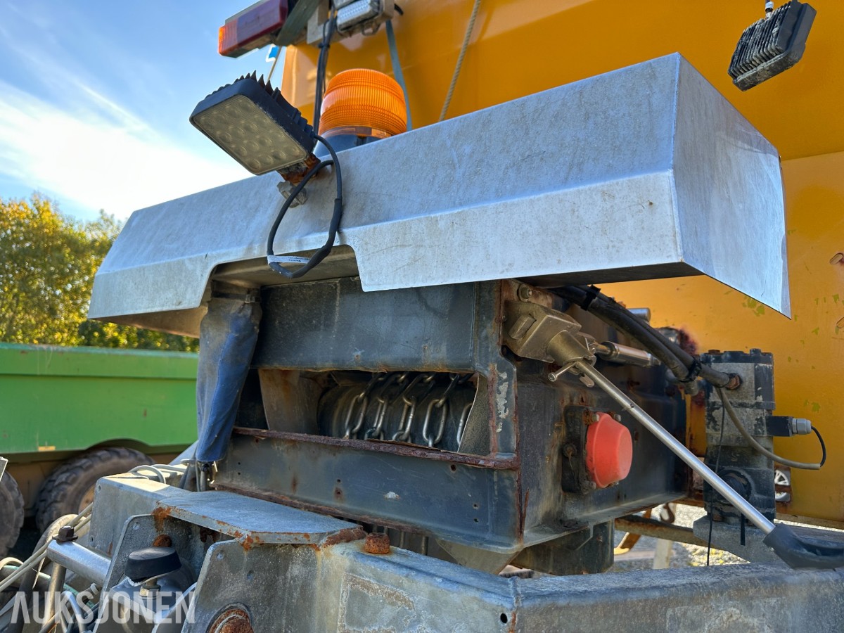 2005 Schmidt Stratos B90-42 strø-/saltspreder, 9 m³,