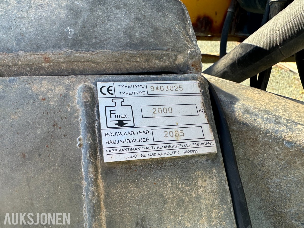 2005 Schmidt Stratos B90-42 strø-/saltspreder, 9 m³,