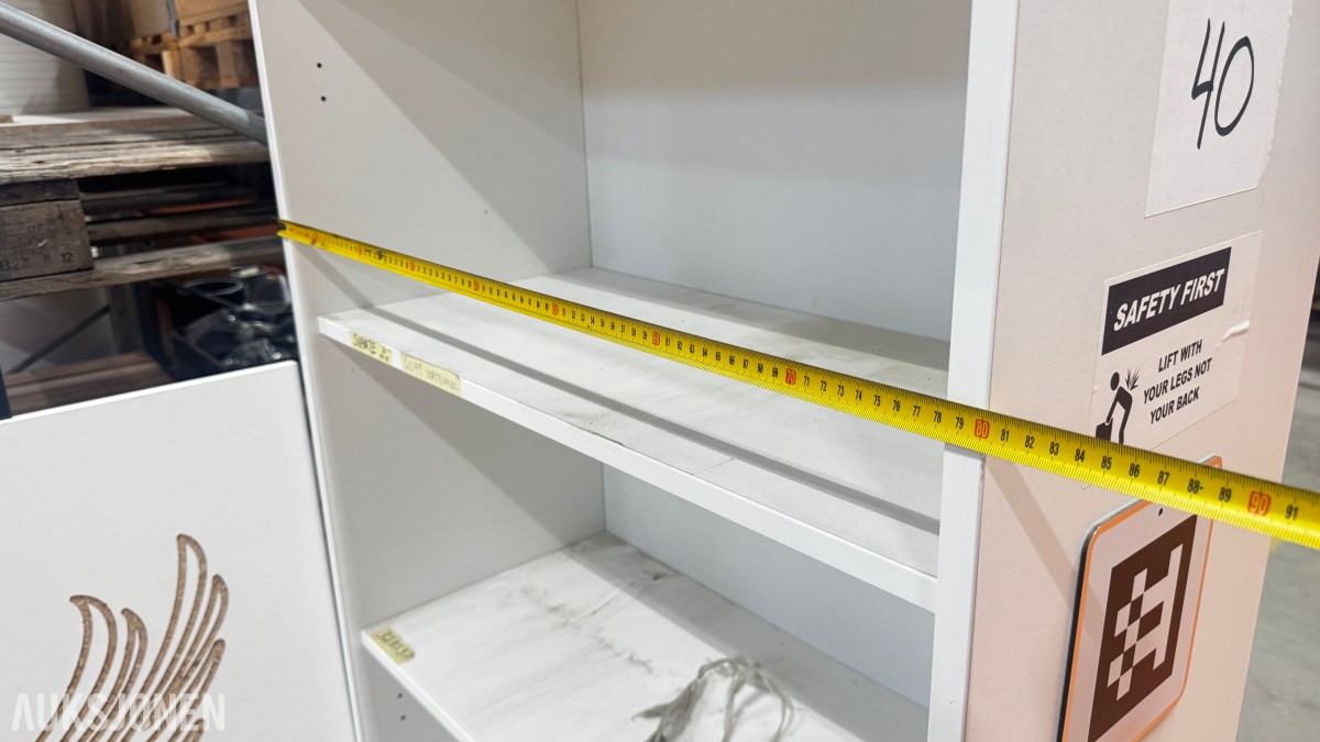 5 stk Lager / materialhyller med innhold