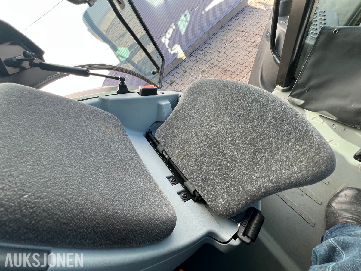 2021 Claas Arion 460- frontlaster, lite timer!