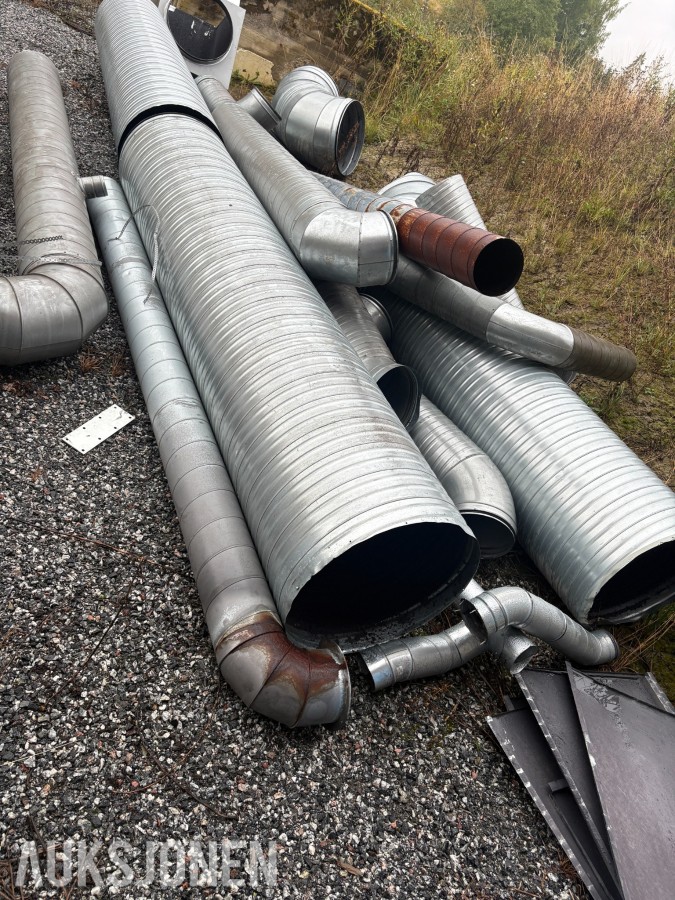 Parti med ventilasjonskanaler og deler