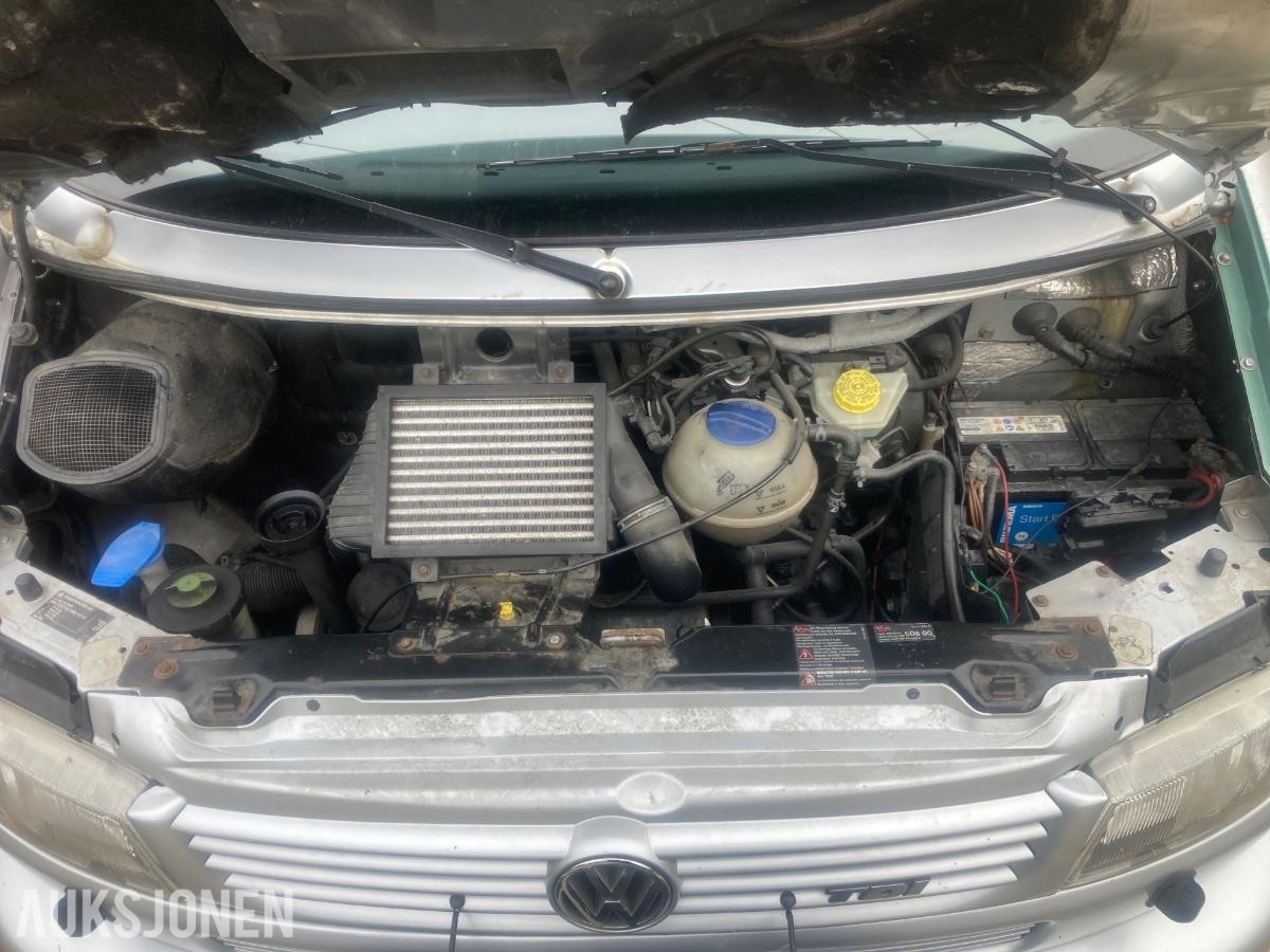 2001 Volkswagen Caravelle 2.5 Diesel, Hengerfeste, Reparasjonsobjekt