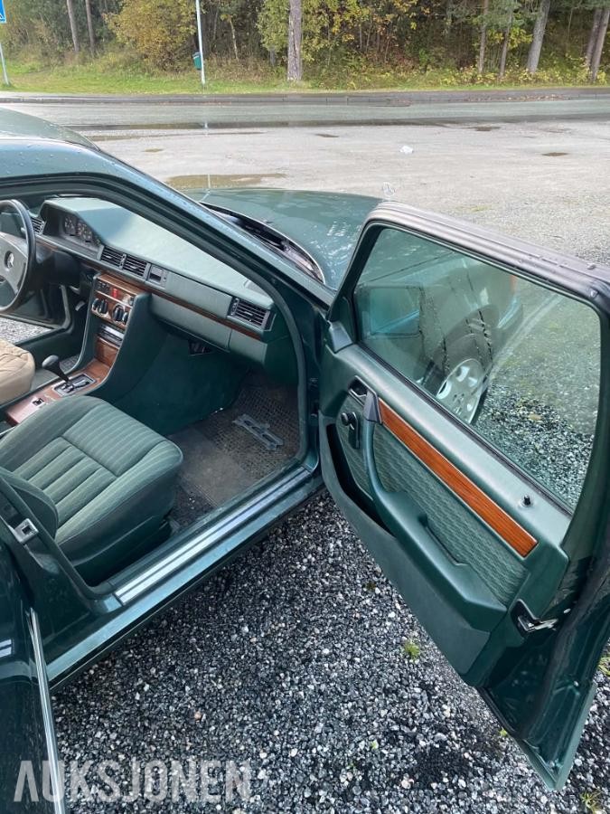1991 Mercedes-Benz 230TE AUTOMAT