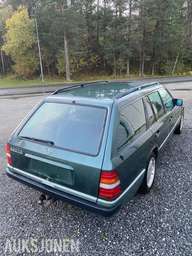 1991 Mercedes-Benz 230TE AUTOMAT