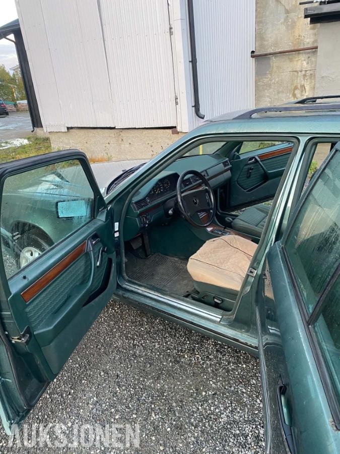 1991 Mercedes-Benz 230TE AUTOMAT