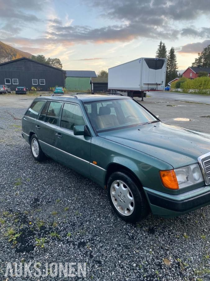 1991 Mercedes-Benz 230TE AUTOMAT