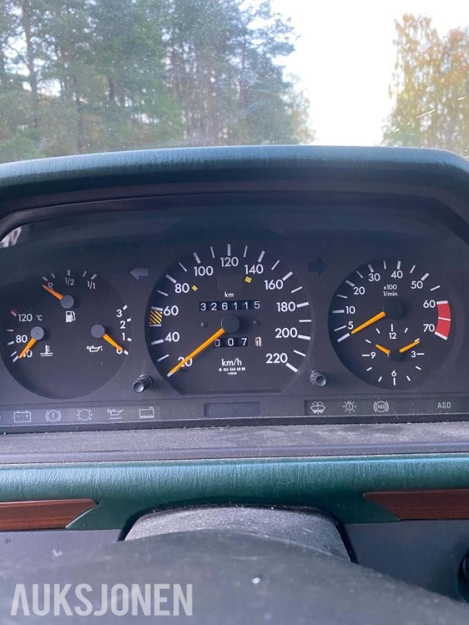 1991 Mercedes-Benz 230TE AUTOMAT