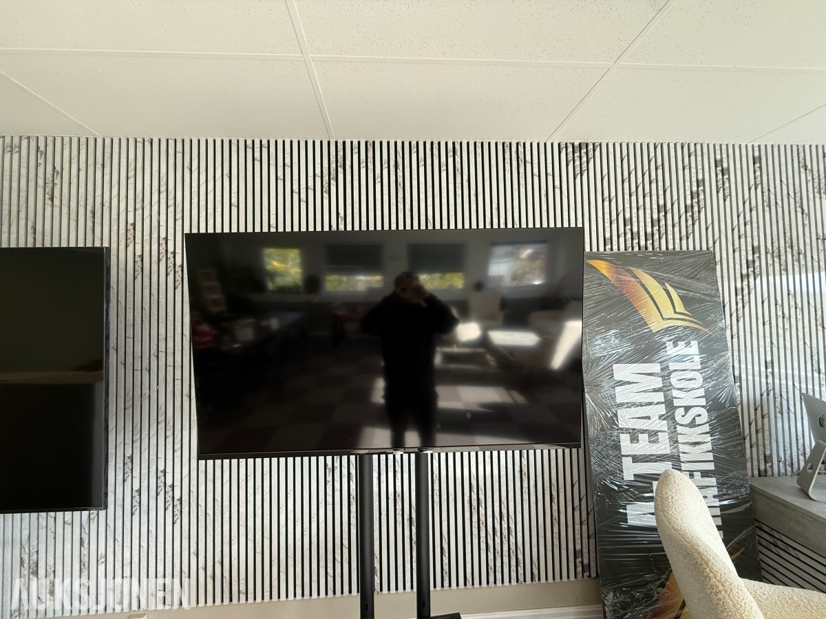 Thomson TV med mobilt gulvstativ