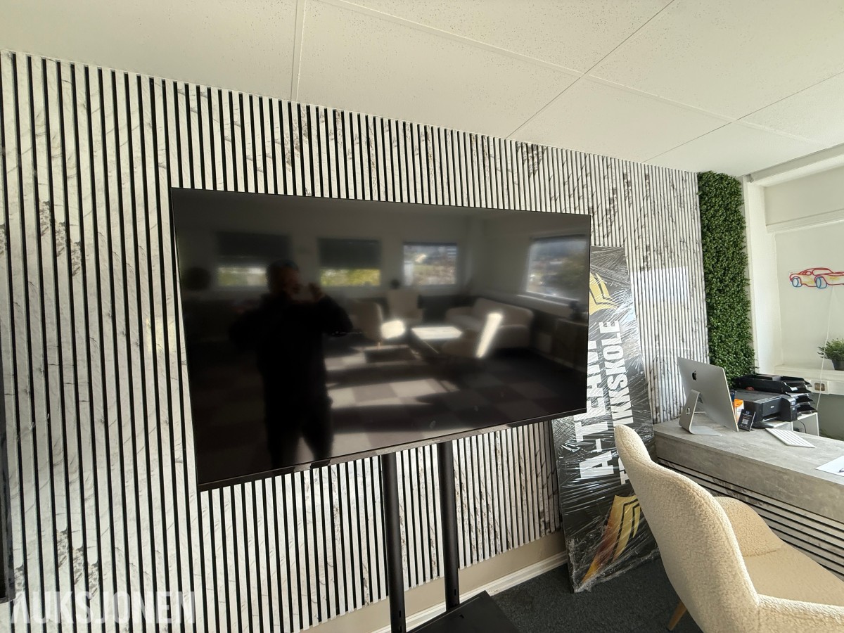 Thomson TV med mobilt gulvstativ