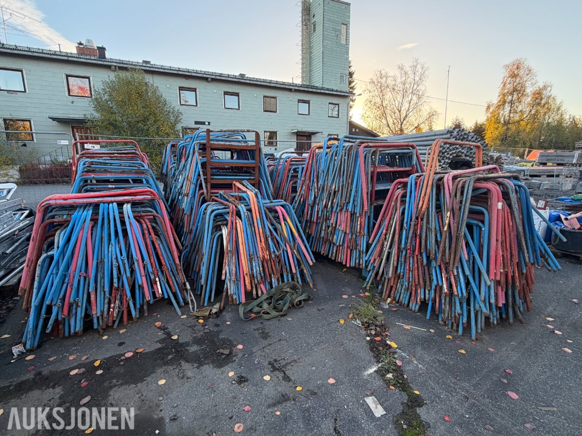 Stort parti gipsbukker – ca. 300 stk.