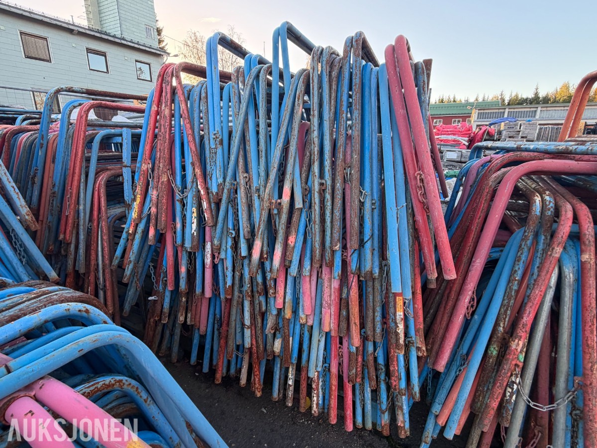 Stort parti gipsbukker – ca. 300 stk.