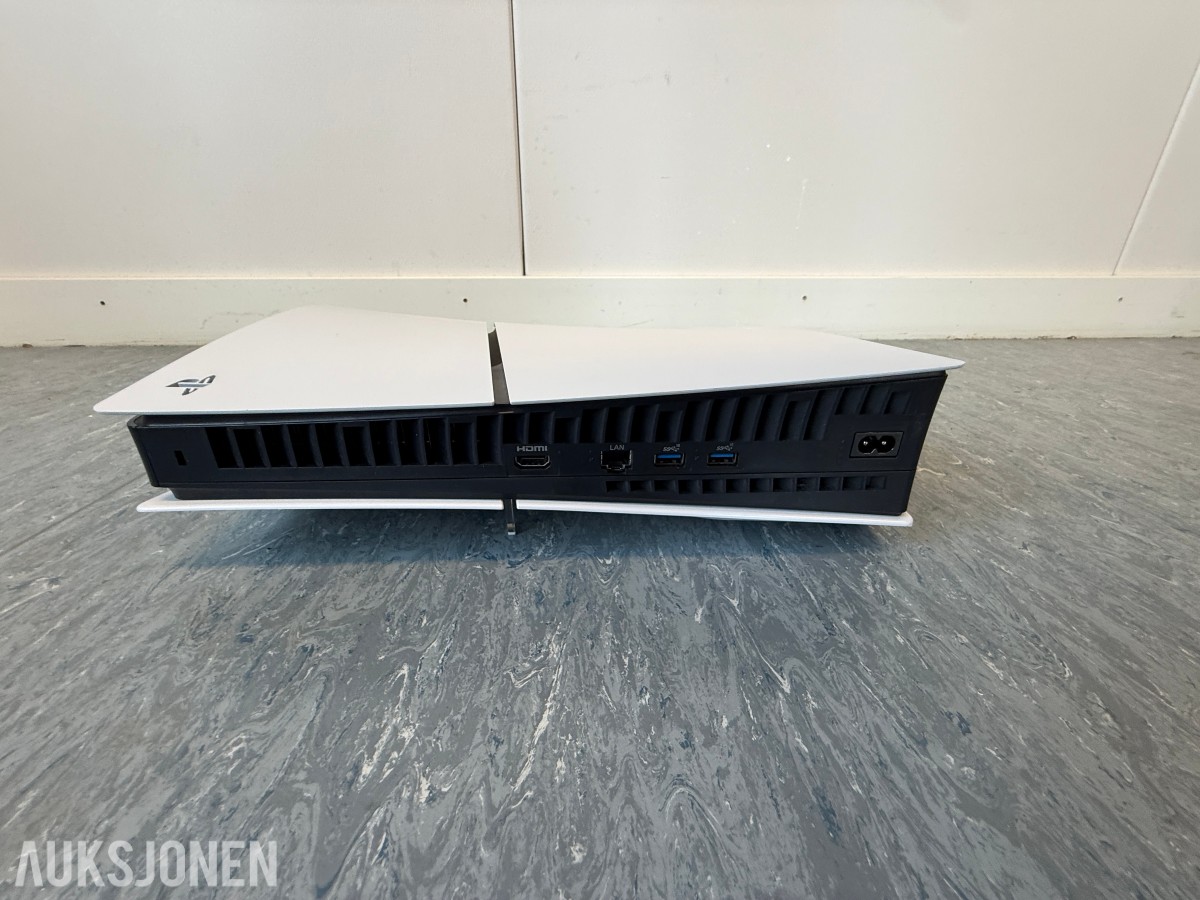 Sony PlayStation 5 med kontroller og originalemballasje