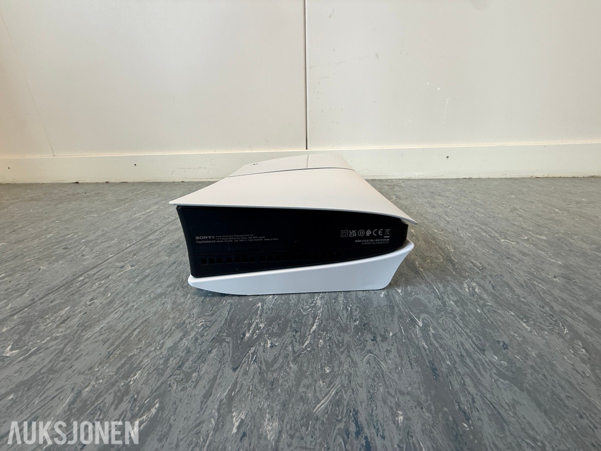 Sony PlayStation 5 med kontroller og originalemballasje