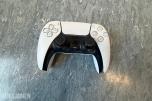 Sony PlayStation 5 med kontroller og originalemballasje