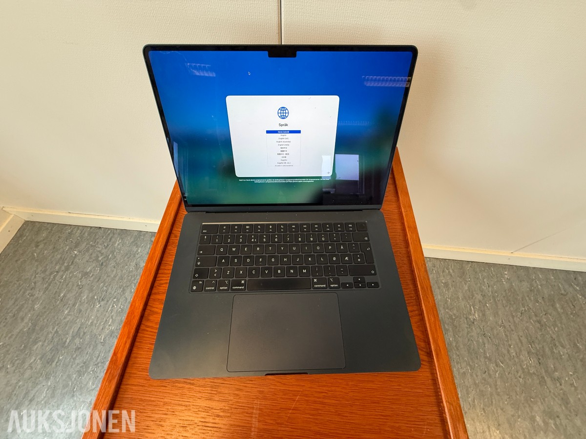 Apple MacBook Air 15" med lader