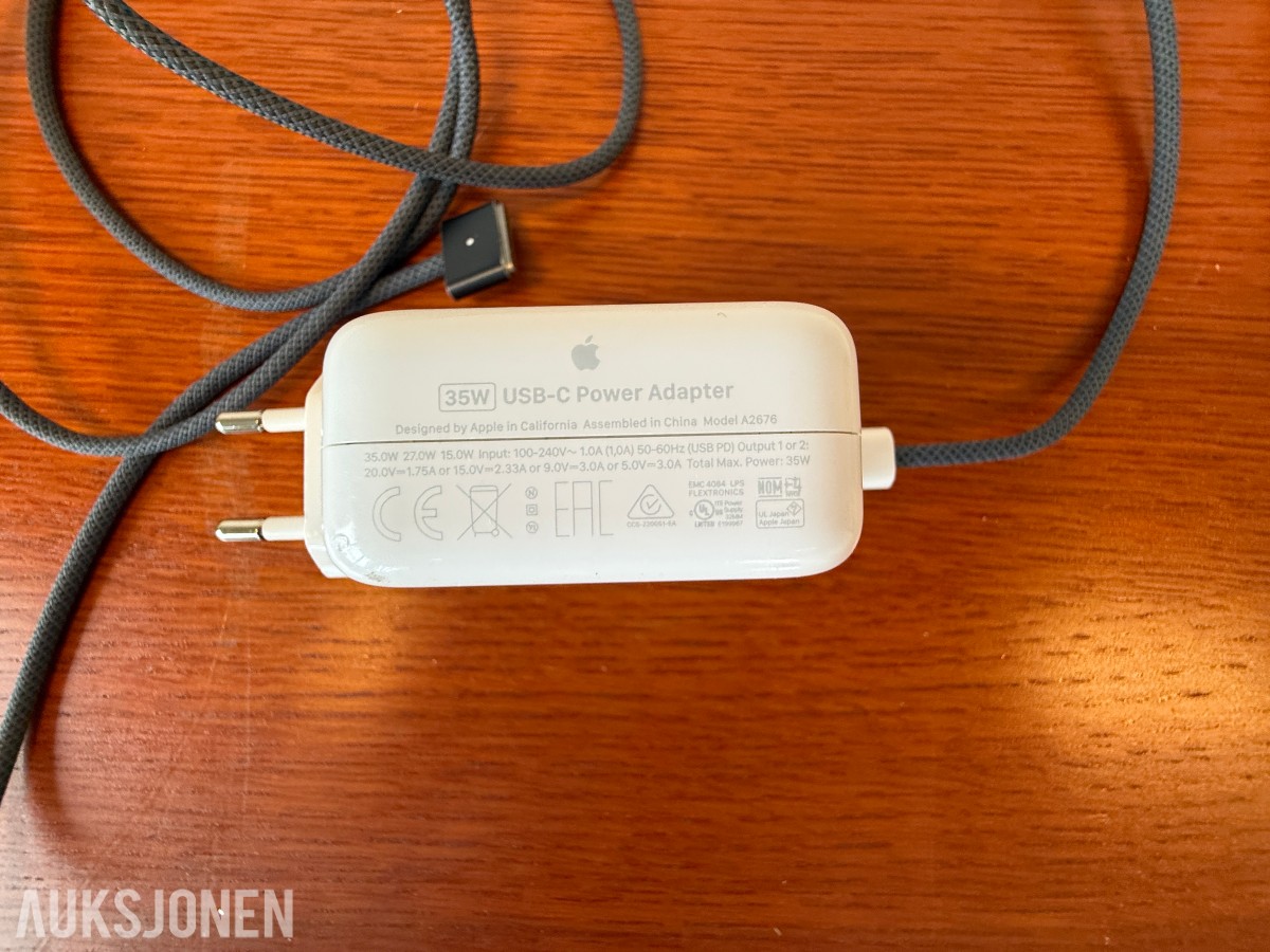 Apple MacBook Air 15" med lader