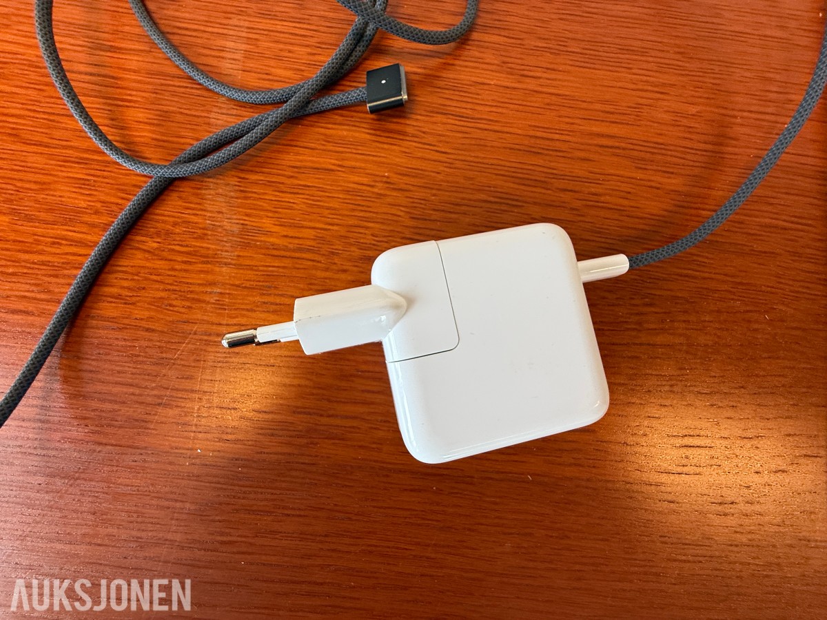 Apple MacBook Air 15" med lader