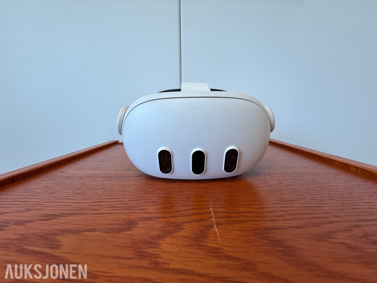 Meta Quest 3 VR-briller med 2 kontrollere og eske