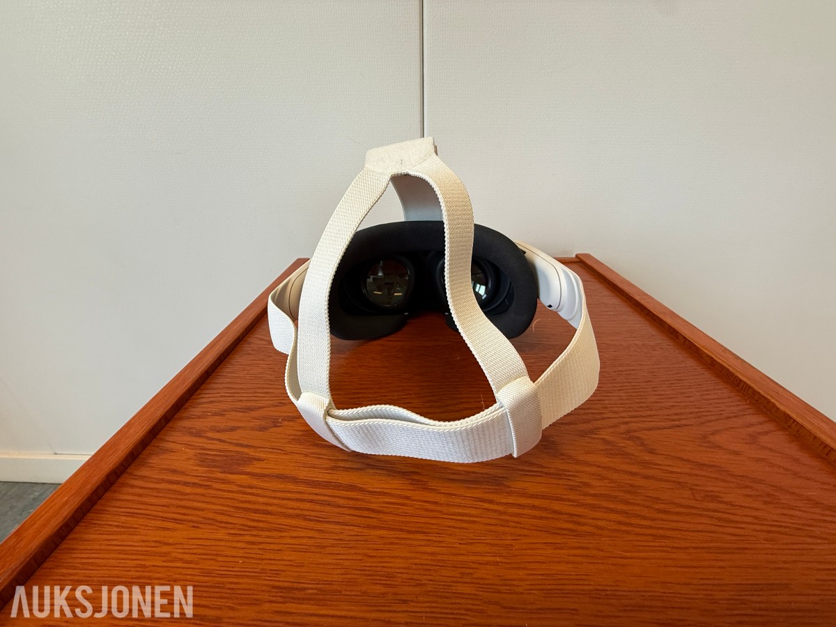 Meta Quest 3 VR-briller med 2 kontrollere og eske