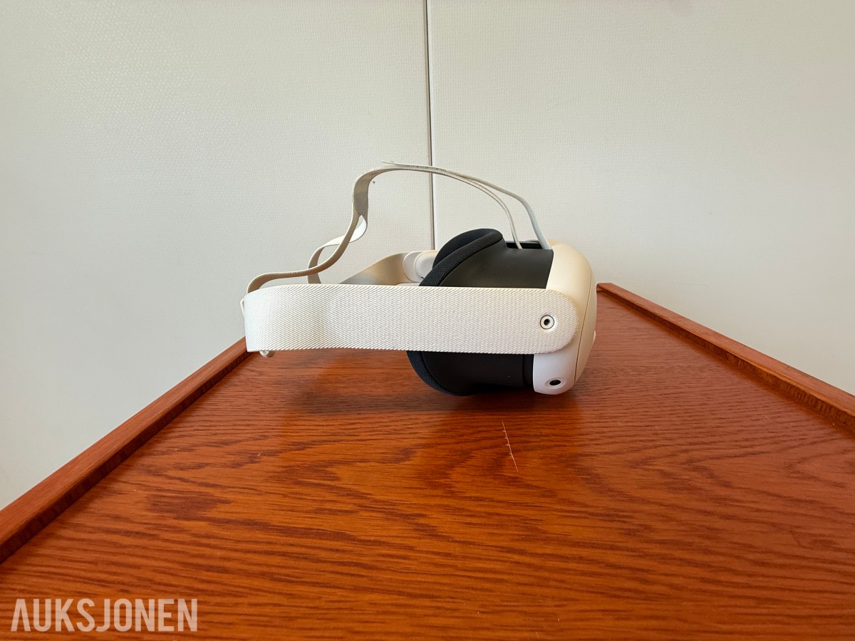 Meta Quest 3 VR-briller med 2 kontrollere og eske