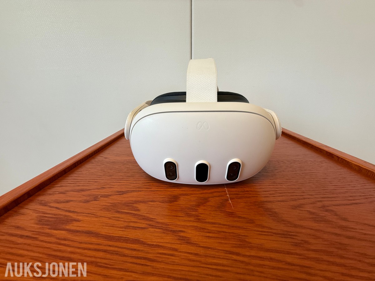 Meta Quest 3 VR-briller med 2 kontrollere og eske