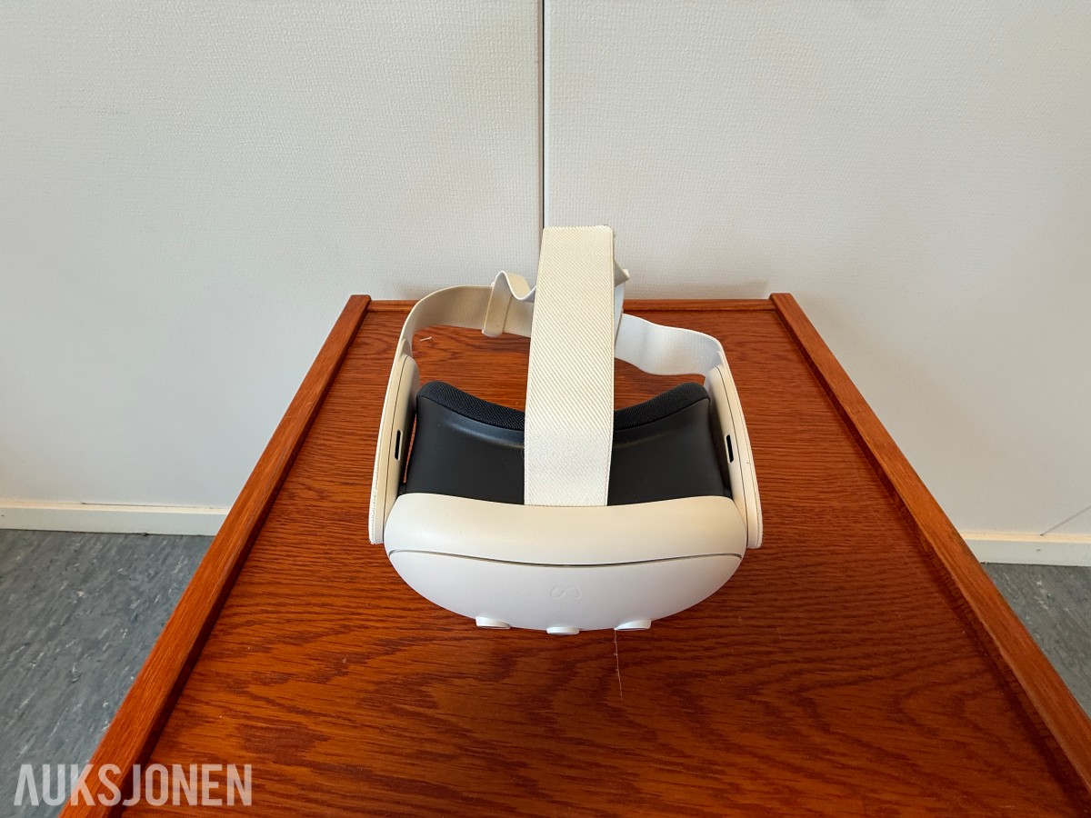 Meta Quest 3 VR-briller med 2 kontrollere og eske