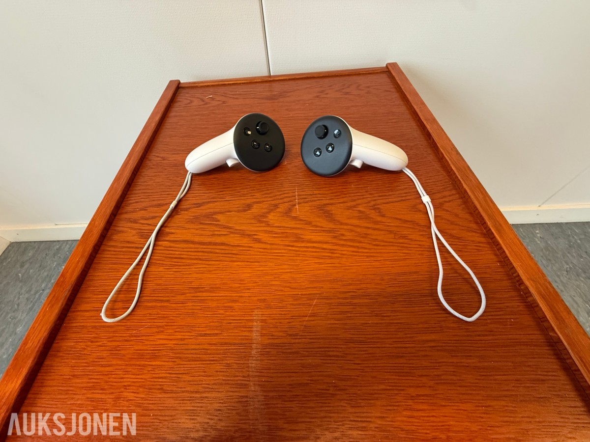 Meta Quest 3 VR-briller med 2 kontrollere og eske