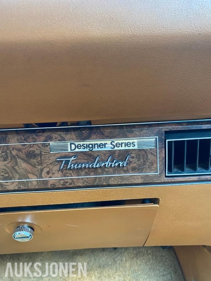 1979 Ford Thunderbird 2 DOOR