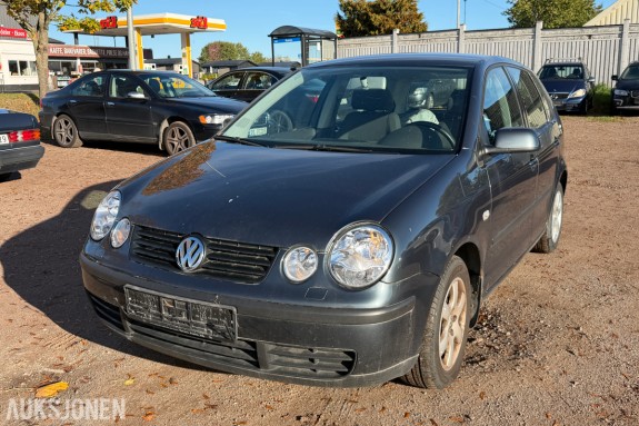2003 Volkswagen Polo 9N - EU-Godkjent - 1,2 bensin 47 kW - manuell girkasse - 74 227 km - S/V Dekk