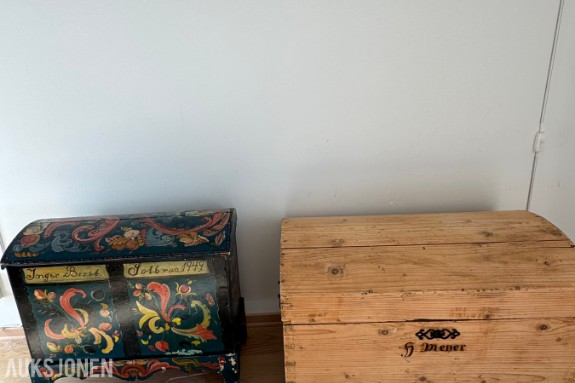 2 STK KISTER ANTIKKE
