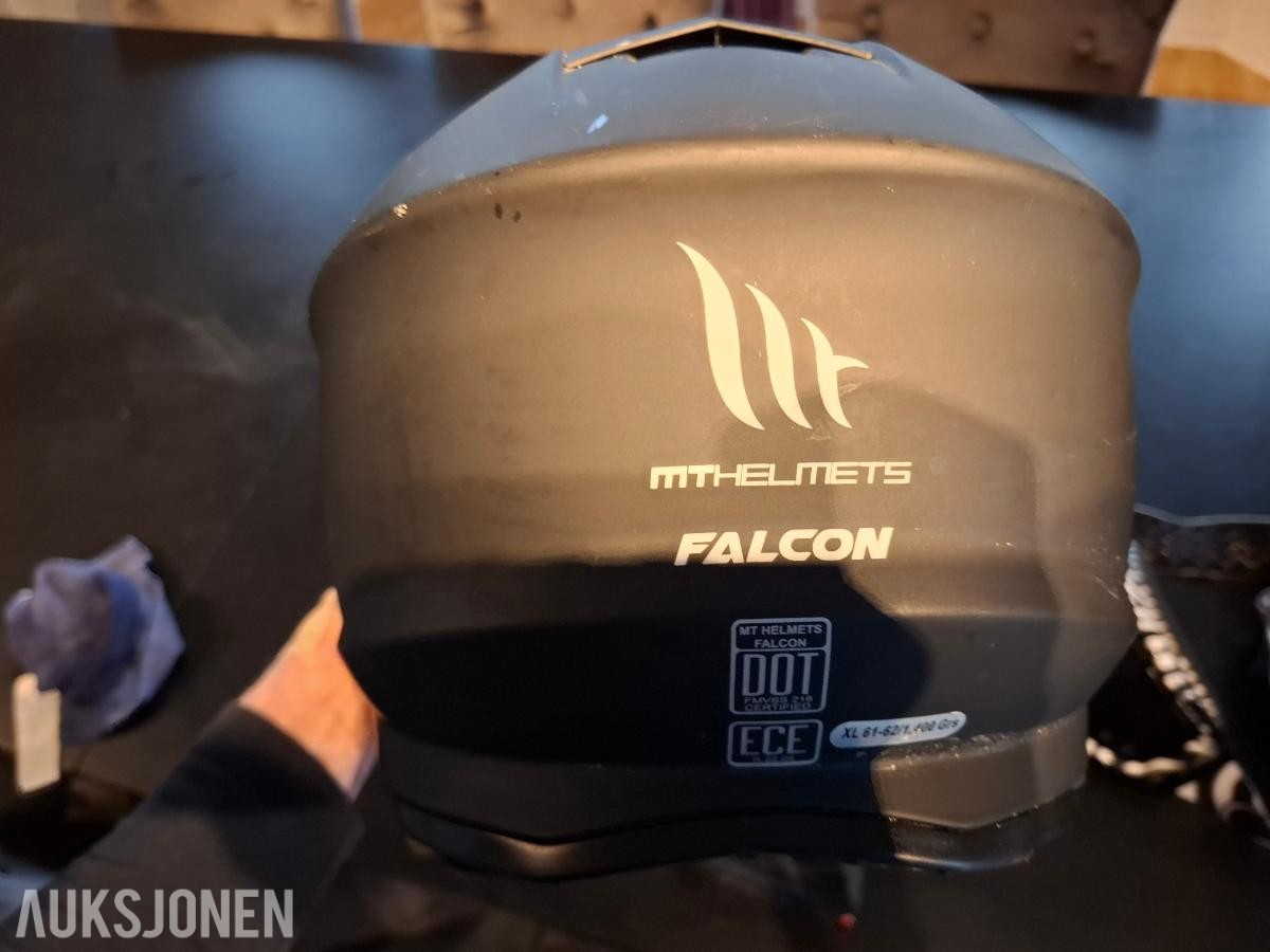 2024 Hjelm med brille & hansker *Ingen minstepris*