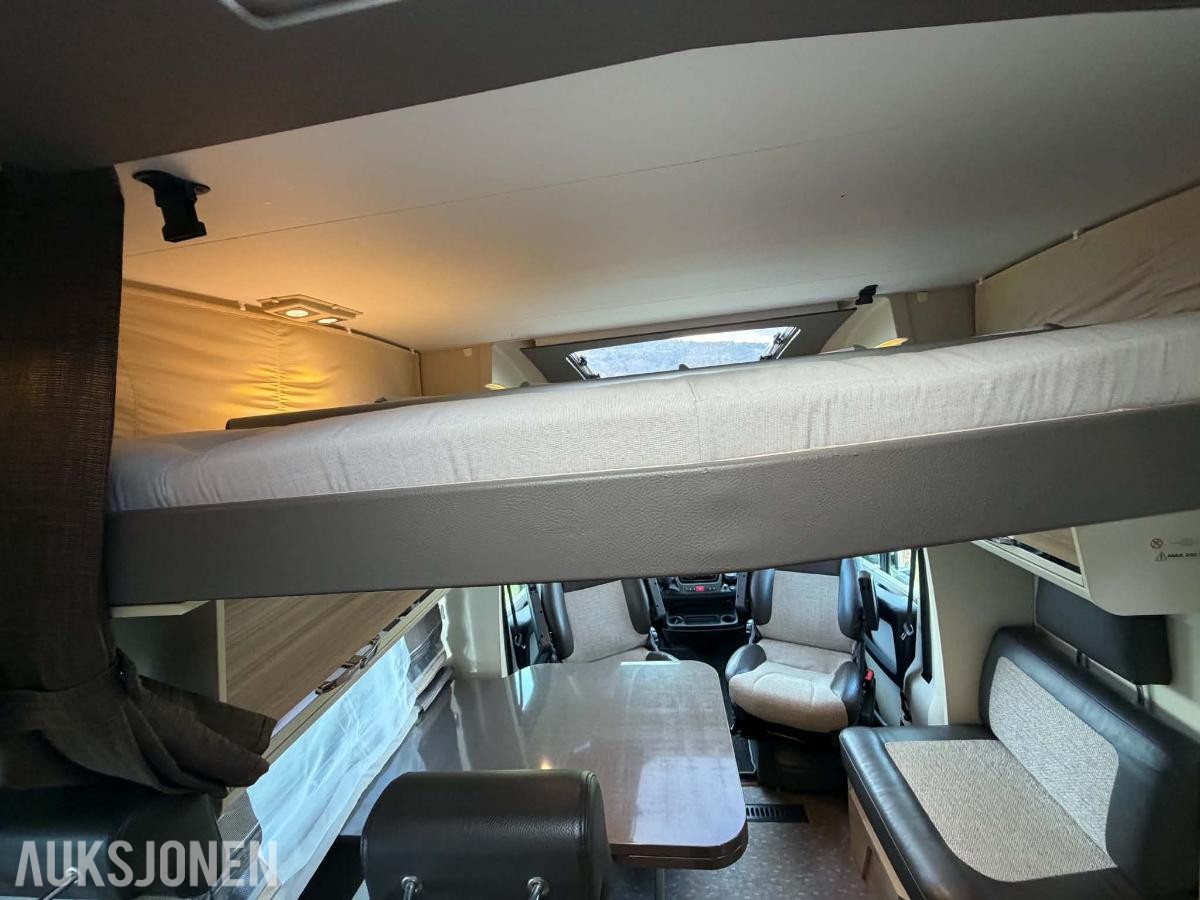 Adria MATRIX M 670 SL / SOLCELLE / MANUELL /