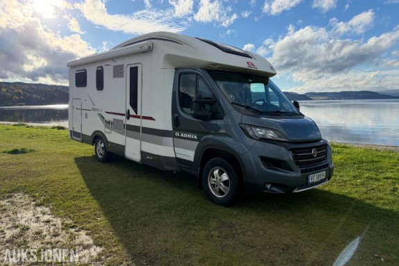 Adria MATRIX M 670 SL / SOLCELLE / MANUELL /