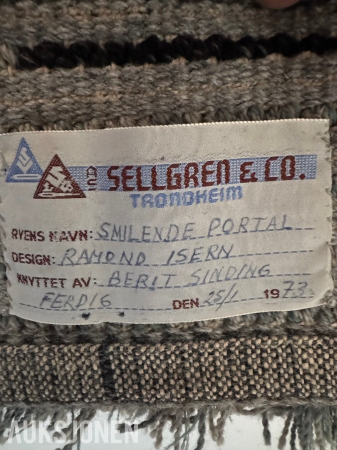 HÅNDKNYTTET RYE